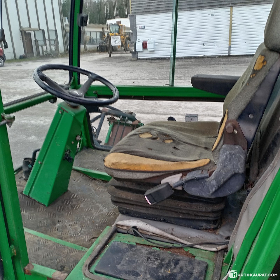 Leasing John Deere 3235 kelaleikkuri, 4 WD ja hytti, Hollola John Deere 3235 kelaleikkuri, 4 WD ja hytti, Hollola: afbeelding 12 Leasing John Deere 3235 kelaleikkuri, 4 WD ja hytti, Hollola John Deere 3235 kelaleikkuri, 4 WD ja hytti, Hollola: afbeelding 12