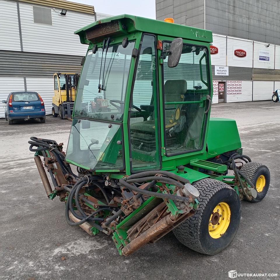 Leasing John Deere 3235 kelaleikkuri, 4 WD ja hytti, Hollola John Deere 3235 kelaleikkuri, 4 WD ja hytti, Hollola: afbeelding 6 Leasing John Deere 3235 kelaleikkuri, 4 WD ja hytti, Hollola John Deere 3235 kelaleikkuri, 4 WD ja hytti, Hollola: afbeelding 6