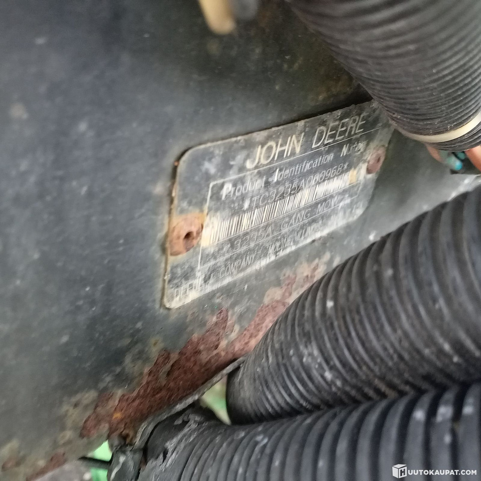 Leasing John Deere 3235 kelaleikkuri, 4 WD ja hytti, Hollola John Deere 3235 kelaleikkuri, 4 WD ja hytti, Hollola: afbeelding 19 Leasing John Deere 3235 kelaleikkuri, 4 WD ja hytti, Hollola John Deere 3235 kelaleikkuri, 4 WD ja hytti, Hollola: afbeelding 19