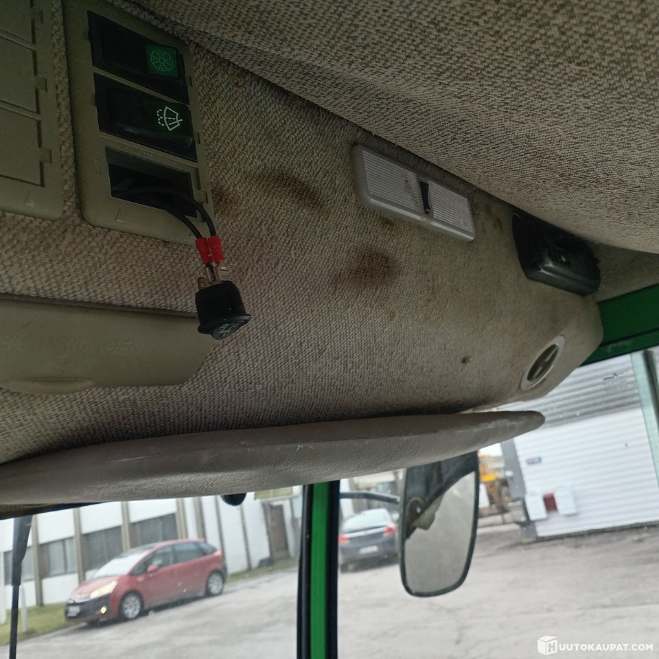 Leasing John Deere 3235 kelaleikkuri, 4 WD ja hytti, Hollola John Deere 3235 kelaleikkuri, 4 WD ja hytti, Hollola: afbeelding 14 Leasing John Deere 3235 kelaleikkuri, 4 WD ja hytti, Hollola John Deere 3235 kelaleikkuri, 4 WD ja hytti, Hollola: afbeelding 14