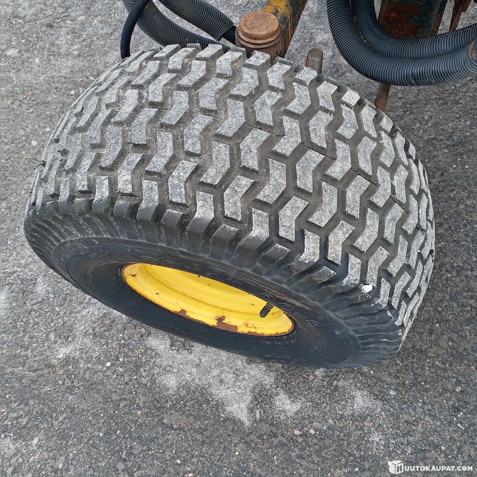 Leasing John Deere 3235 kelaleikkuri, 4 WD ja hytti, Hollola John Deere 3235 kelaleikkuri, 4 WD ja hytti, Hollola: afbeelding 18 Leasing John Deere 3235 kelaleikkuri, 4 WD ja hytti, Hollola John Deere 3235 kelaleikkuri, 4 WD ja hytti, Hollola: afbeelding 18