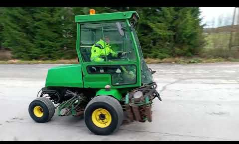 John Deere 3235 kelaleikkuri, 4 WD ja hytti, Hollola - Gazonmaaier: afbeelding 2 John Deere 3235 kelaleikkuri, 4 WD ja hytti, Hollola - Gazonmaaier: afbeelding 2