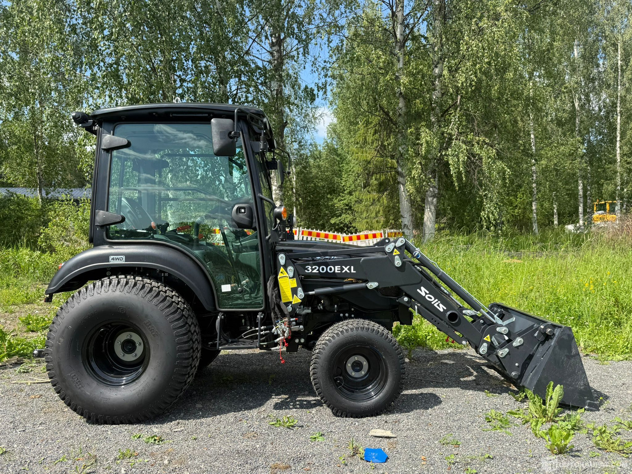 Solis 26 HST ohjaamolla ja etukuormaajalla, 2024, alvillinen, lähes ajamaton, Jyväskylä - Landbouwmachine: afbeelding 5 Solis 26 HST ohjaamolla ja etukuormaajalla, 2024, alvillinen, lähes ajamaton, Jyväskylä - Landbouwmachine: afbeelding 5