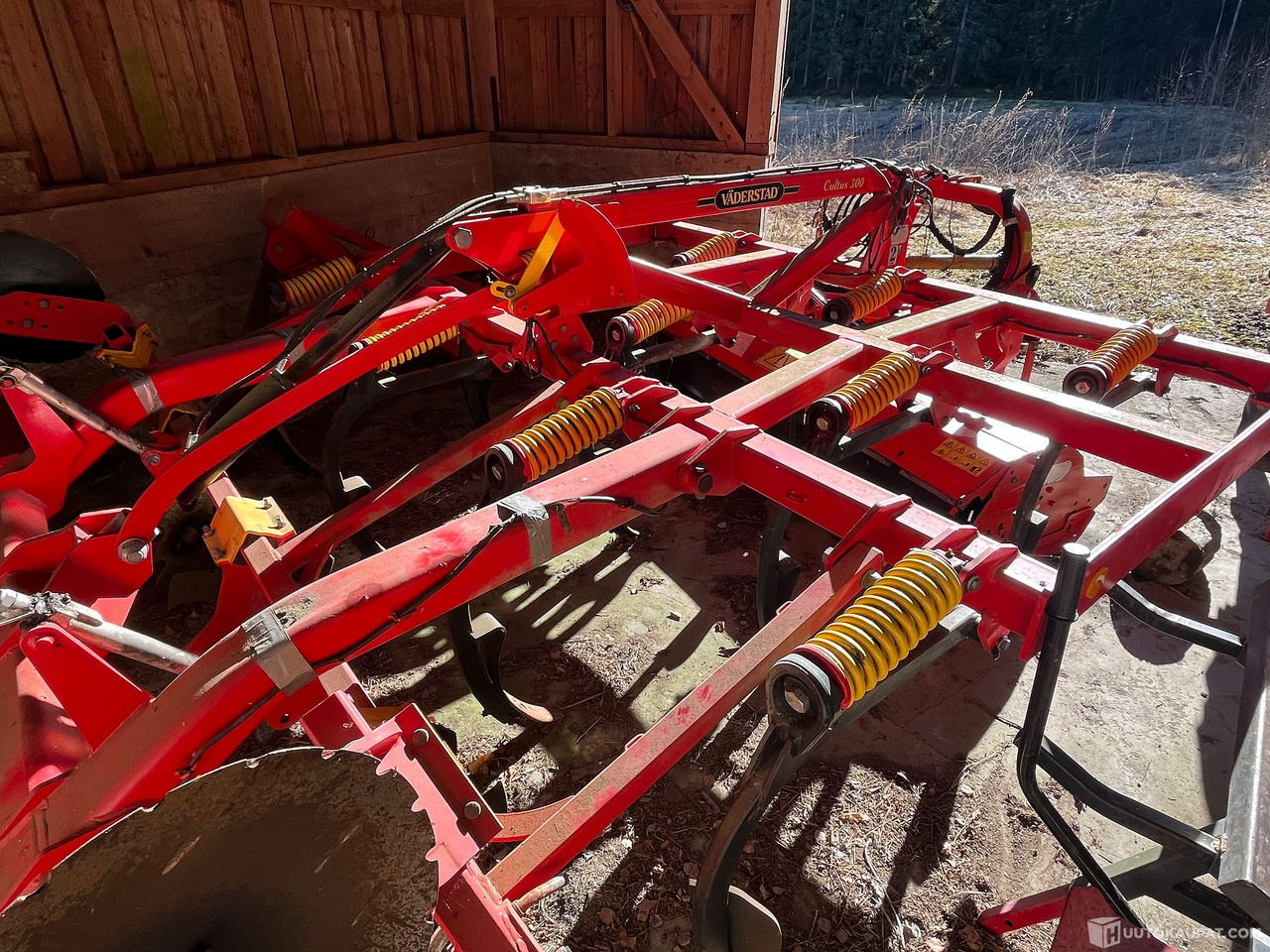 Väderstad Cultus CS 300, kultivaattori varpajyrällä, loistokunnossa, 2017, Salo - Landbouwmachine: afbeelding 4 Väderstad Cultus CS 300, kultivaattori varpajyrällä, loistokunnossa, 2017, Salo - Landbouwmachine: afbeelding 4