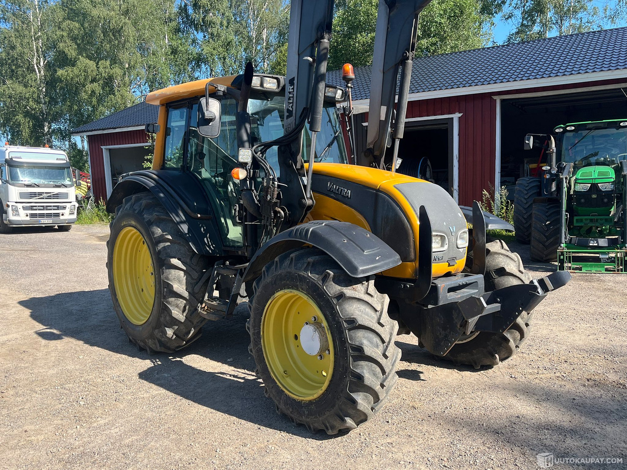 Valtra N121, traktori,, Sipoo - Landbouwmachine: afbeelding 1 Valtra N121, traktori,, Sipoo - Landbouwmachine: afbeelding 1