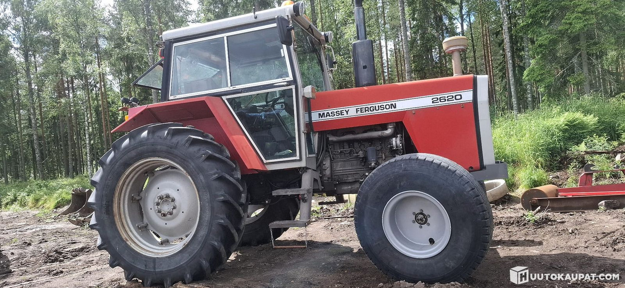 Massey Ferguson 2620, 1986 Traktori, Leppävirta - Tractor: afbeelding 4 Massey Ferguson 2620, 1986 Traktori, Leppävirta - Tractor: afbeelding 4