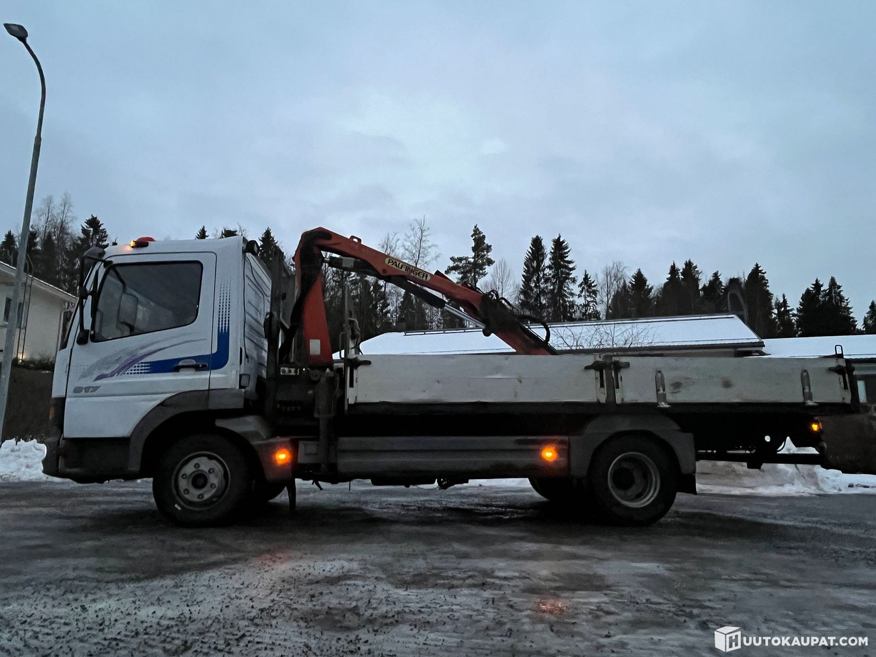 Mercedes-Benz Atego Palfingerillä, 1999, Tampere - Vrachtwagen met open laadbak, Kraanwagen: afbeelding 4 Mercedes-Benz Atego Palfingerillä, 1999, Tampere - Vrachtwagen met open laadbak, Kraanwagen: afbeelding 4