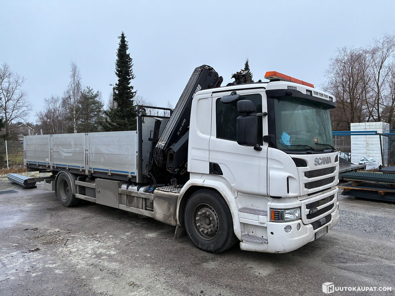 Scania P320, 2016 truck + Hiab crane, Tampere - Vrachtwagen met open laadbak, Kraanwagen: afbeelding 1 Scania P320, 2016 truck + Hiab crane, Tampere - Vrachtwagen met open laadbak, Kraanwagen: afbeelding 1