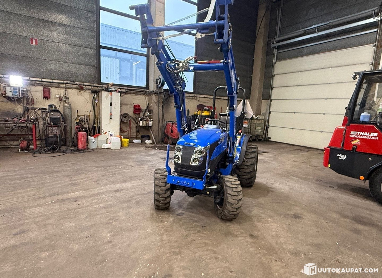 Solis 26 4WD 6+2 with front loader, 2023, 1.3 L, Diesel, 241 h, Helsinki - Mini tractor: afbeelding 2 Solis 26 4WD 6+2 with front loader, 2023, 1.3 L, Diesel, 241 h, Helsinki - Mini tractor: afbeelding 2