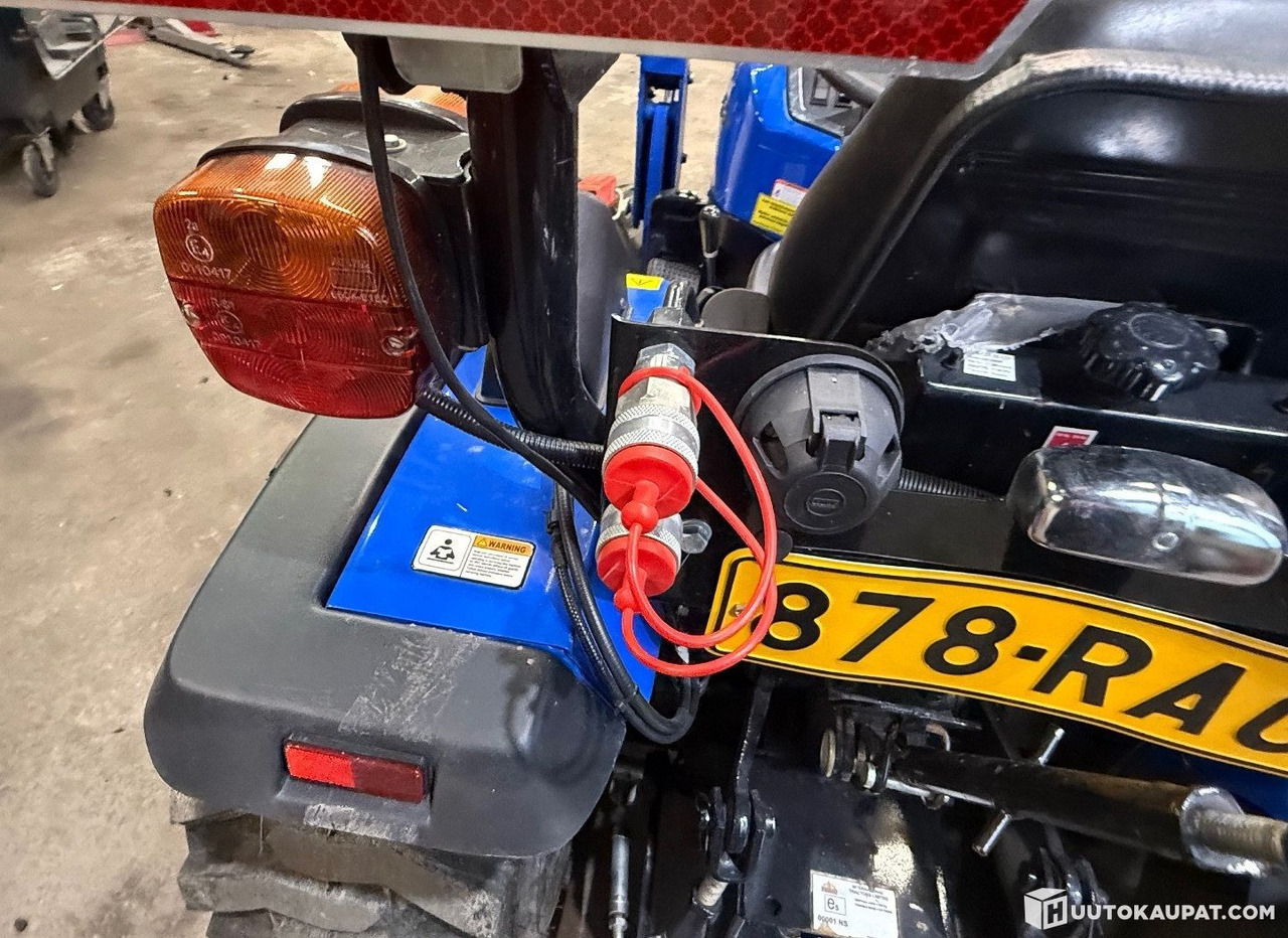 Solis 26 4WD 6+2 with front loader, 2023, 1.3 L, Diesel, 241 h, Helsinki - Mini tractor: afbeelding 5 Solis 26 4WD 6+2 with front loader, 2023, 1.3 L, Diesel, 241 h, Helsinki - Mini tractor: afbeelding 5