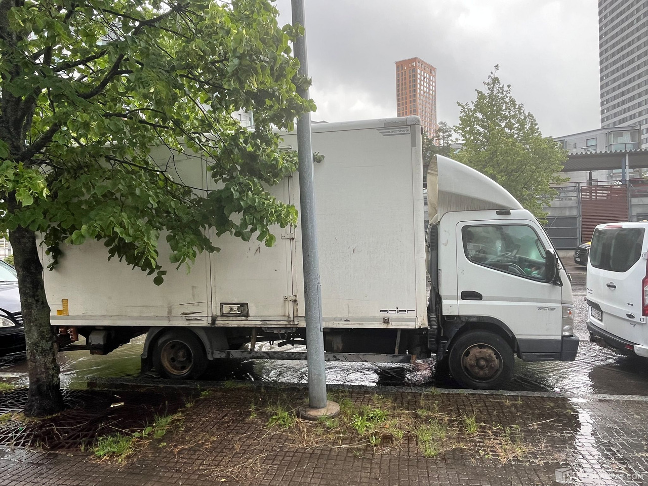 Mitsubishi Canter, kuorma-auto, lähes vuoden leimalla, 2009, Helsinki - Vrachtwagen: afbeelding 4 Mitsubishi Canter, kuorma-auto, lähes vuoden leimalla, 2009, Helsinki - Vrachtwagen: afbeelding 4