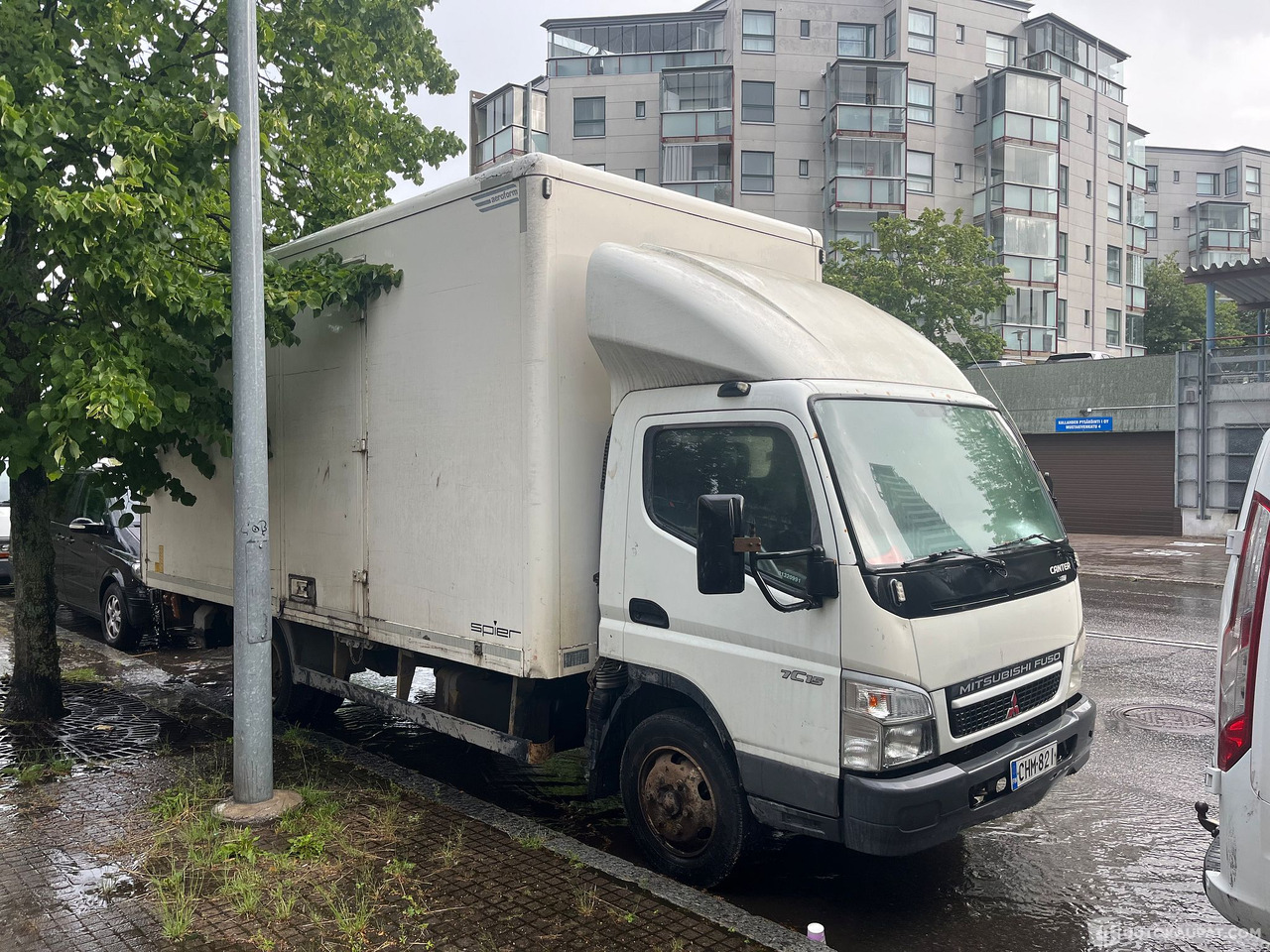 Mitsubishi Canter, kuorma-auto, lähes vuoden leimalla, 2009, Helsinki - Vrachtwagen: afbeelding 2 Mitsubishi Canter, kuorma-auto, lähes vuoden leimalla, 2009, Helsinki - Vrachtwagen: afbeelding 2