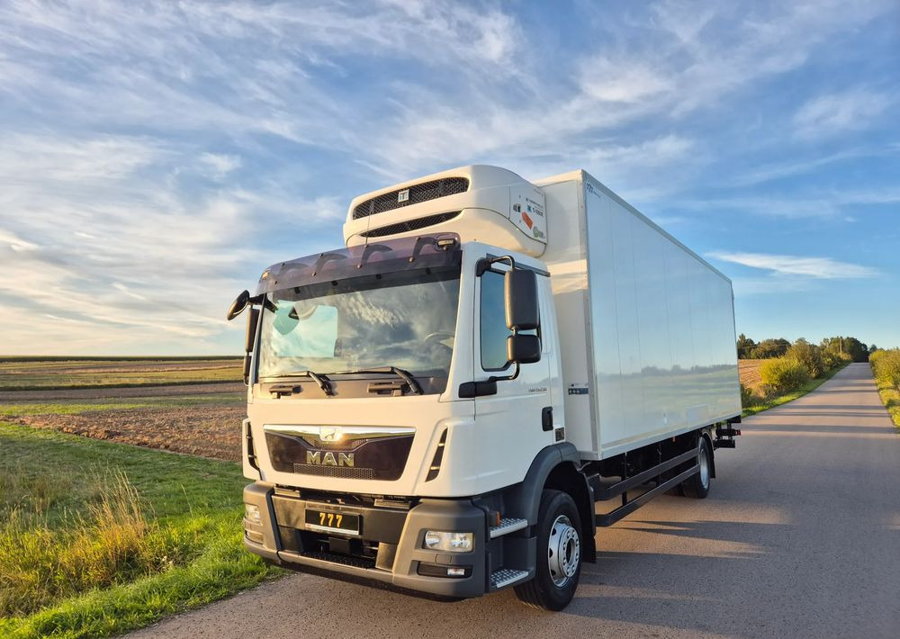 MAN TGM 15.250 7.5m winda AUTOMAT KLIMA z Niemiec EURO 6 / CHŁODNIA T-1000R THERMOKING - Koelwagen vrachtwagen: afbeelding 1 MAN TGM 15.250 7.5m winda AUTOMAT KLIMA z Niemiec EURO 6 / CHŁODNIA T-1000R THERMOKING - Koelwagen vrachtwagen: afbeelding 1