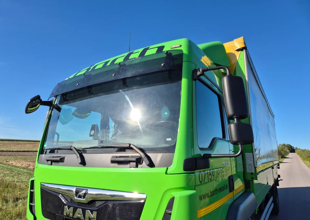 MAN Tgm 18.320 FULL SERWIS UNIKAT TOP ORYGINALNY PRZEBIEG z Niemiec AUTOMAT WINDA ACC Pirelli klima postojowa 18.250 18.290 15.250 15.290 15.320 - Schuifzeilen vrachtwagen: afbeelding 4 MAN Tgm 18.320 FULL SERWIS UNIKAT TOP ORYGINALNY PRZEBIEG z Niemiec AUTOMAT WINDA ACC Pirelli klima postojowa 18.250 18.290 15.250 15.290 15.320 - Schuifzeilen vrachtwagen: afbeelding 4