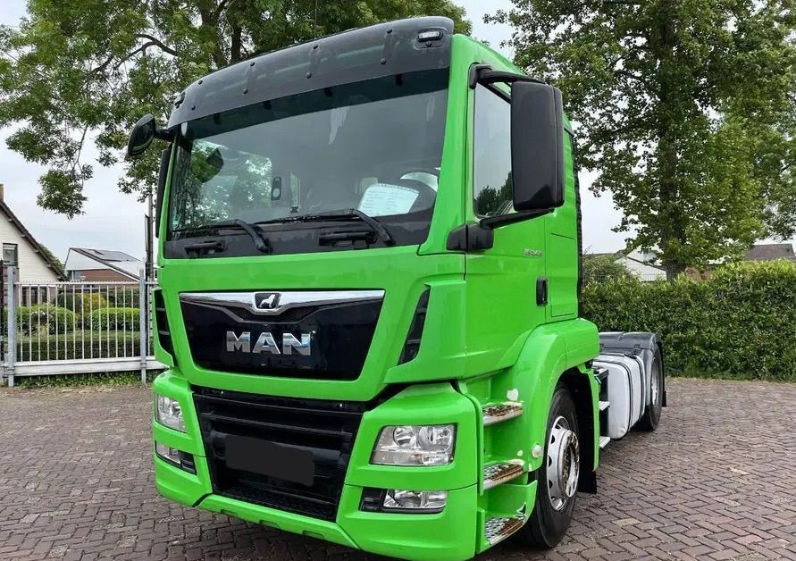 MAN TGS 18.420 NAUKA JAZDY POLIFT ELKA AUTOMAT 4x2 STANDARD 315/70r22.5 SUPER STAN TGX 470 460 420 430 500 510 400 360 410 - Trekker: afbeelding 2 MAN TGS 18.420 NAUKA JAZDY POLIFT ELKA AUTOMAT 4x2 STANDARD 315/70r22.5 SUPER STAN TGX 470 460 420 430 500 510 400 360 410 - Trekker: afbeelding 2