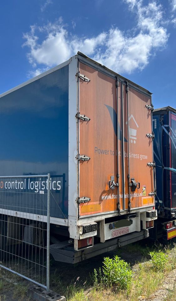 Wielton 2 osiowa NAUKA JAZDY 2 osie z Holandii dwu dwuosiowa dwie osie 2osiowa 2osie - Gesloten oplegger: afbeelding 2 Wielton 2 osiowa NAUKA JAZDY 2 osie z Holandii dwu dwuosiowa dwie osie 2osiowa 2osie - Gesloten oplegger: afbeelding 2