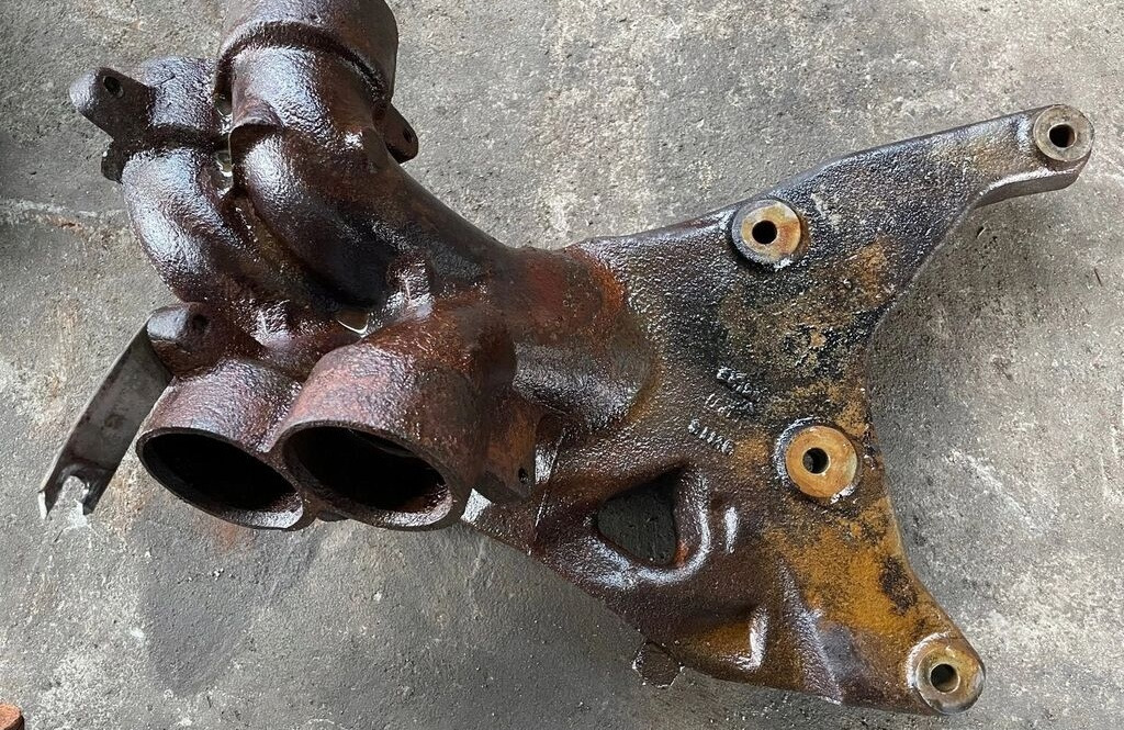 Scania R 730 V8 1906965 Scania R 730 V8 1906965 truck - Uitlaatspruitstuk voor Vrachtwagen: afbeelding 4 Scania R 730 V8 1906965 Scania R 730 V8 1906965 truck - Uitlaatspruitstuk voor Vrachtwagen: afbeelding 4