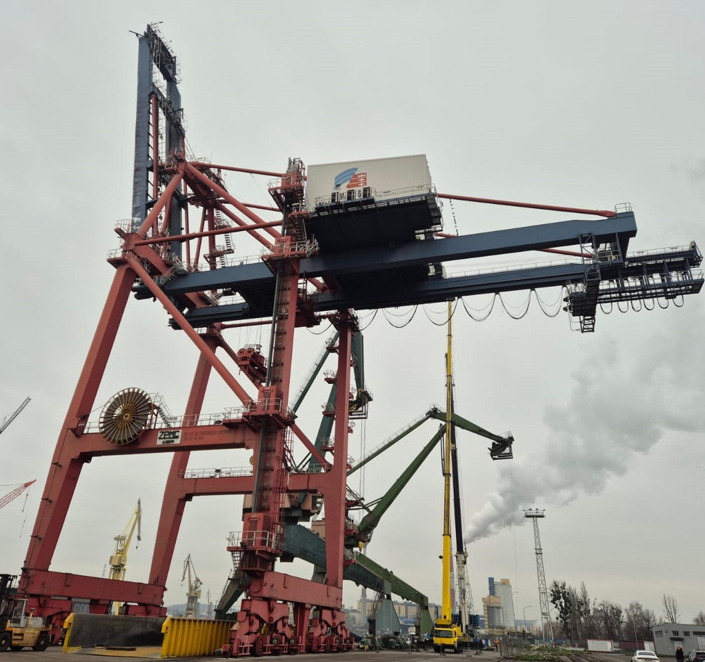 ZPMC STS crane - Havenmaterieel: afbeelding 1 ZPMC STS crane - Havenmaterieel: afbeelding 1
