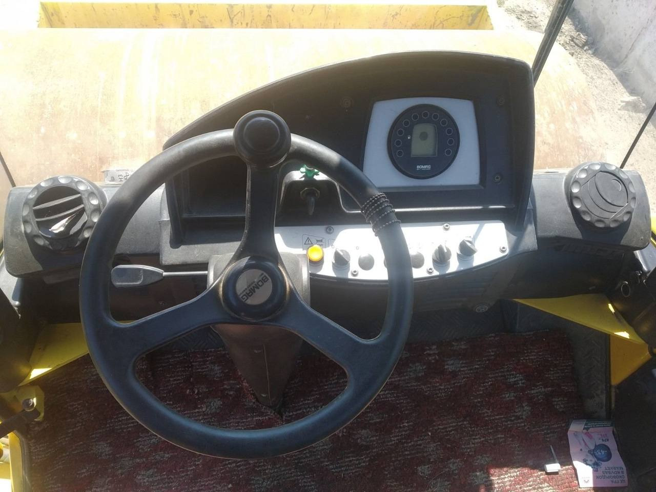 Leasing BOMAG BW 216 DH-4 BOMAG BW 216 DH-4: afbeelding 7 Leasing BOMAG BW 216 DH-4 BOMAG BW 216 DH-4: afbeelding 7