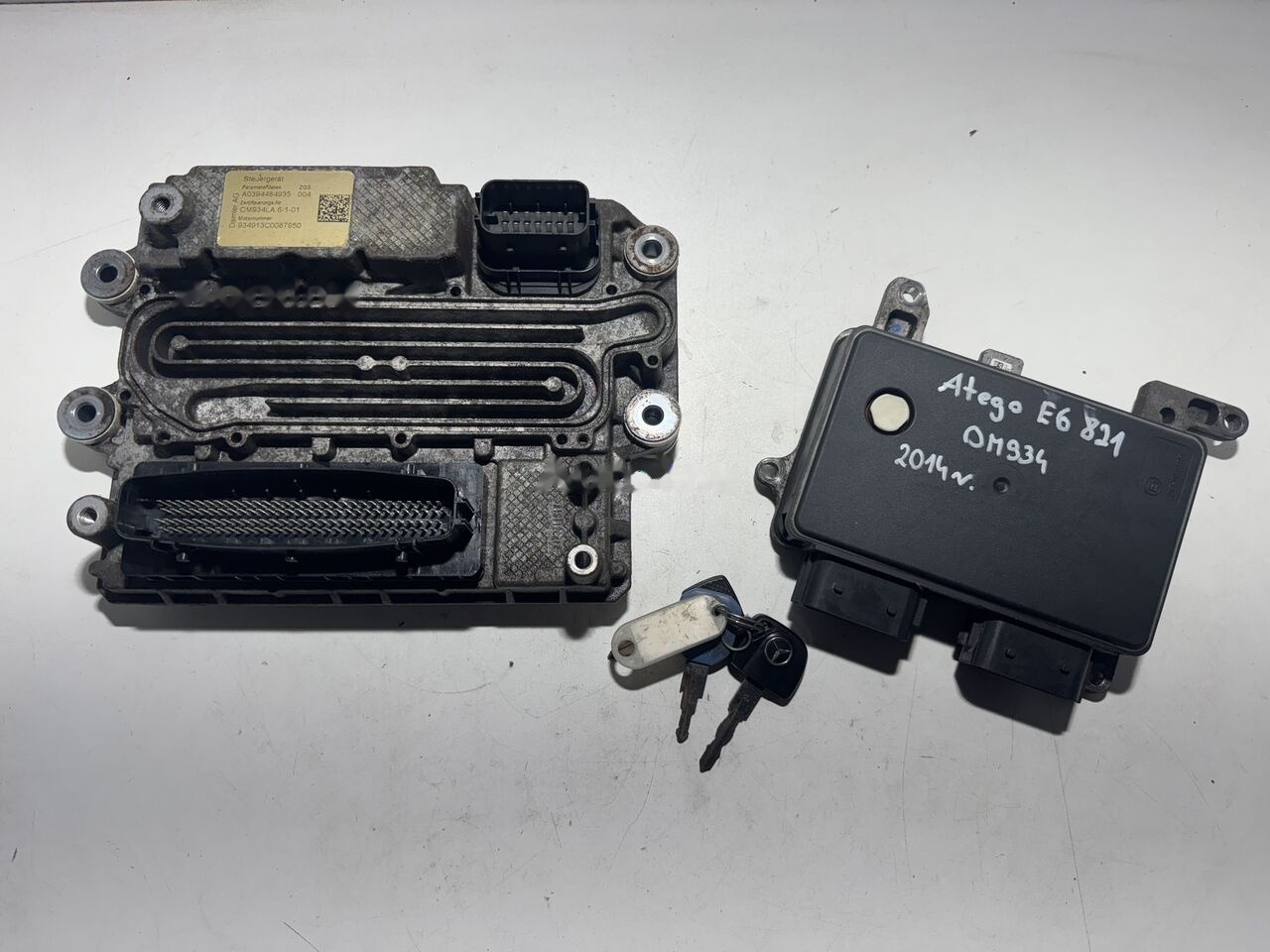 Komputer Sterownik Zestaw Silnika A0014466635 Mercedes-Benz Atego III E6 OM934LA A0014466635 Mercedes-Benz Atego III E6 OM934LA - Elektrisch systeem voor Vrachtwagen: afbeelding 1 Komputer Sterownik Zestaw Silnika A0014466635 Mercedes-Benz Atego III E6 OM934LA A0014466635 Mercedes-Benz Atego III E6 OM934LA - Elektrisch systeem voor Vrachtwagen: afbeelding 1