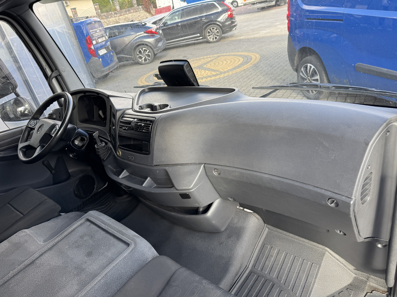 Mercedes Atego Axor - Cabine en interieur: afbeelding 3 Mercedes Atego Axor - Cabine en interieur: afbeelding 3
