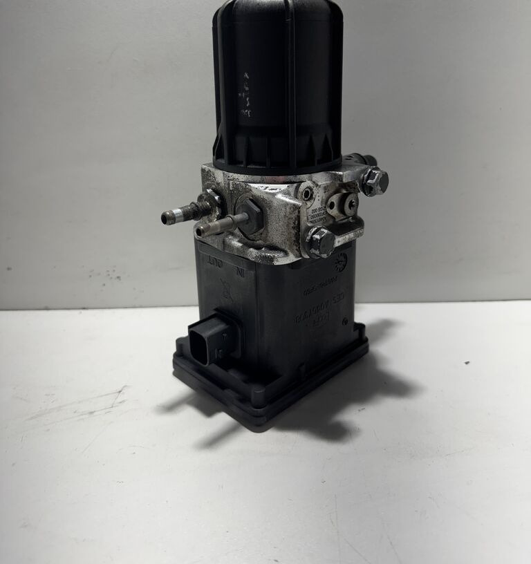 Mercedes-Benz Actros MP4 Antos Atego A0001405578 Mercedes-Benz Actros MP4 Antos Atego - Geluiddemper/ Uitlaatsysteem voor Vrachtwagen: afbeelding 1 Mercedes-Benz Actros MP4 Antos Atego A0001405578 Mercedes-Benz Actros MP4 Antos Atego - Geluiddemper/ Uitlaatsysteem voor Vrachtwagen: afbeelding 1