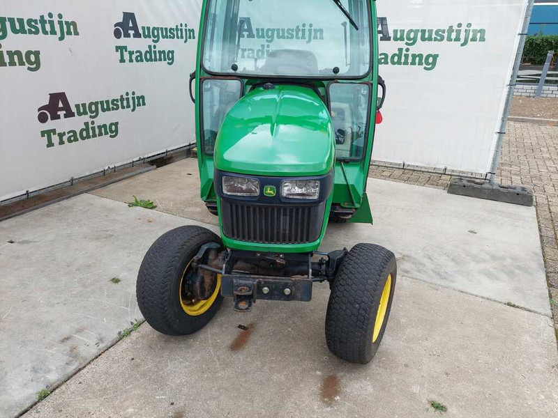 John Deere 2320 - Tractor: afbeelding 3 John Deere 2320 - Tractor: afbeelding 3