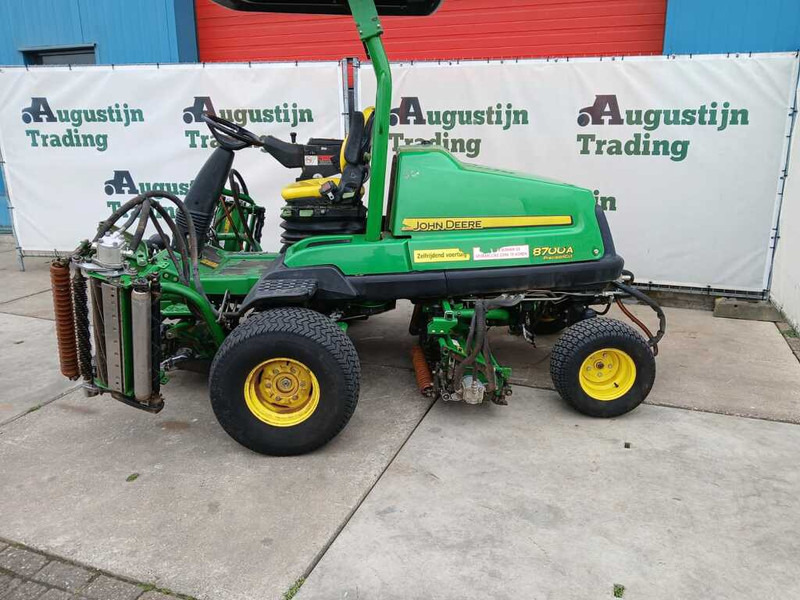 John Deere 8700A - Gazonmaaier: afbeelding 5 John Deere 8700A - Gazonmaaier: afbeelding 5