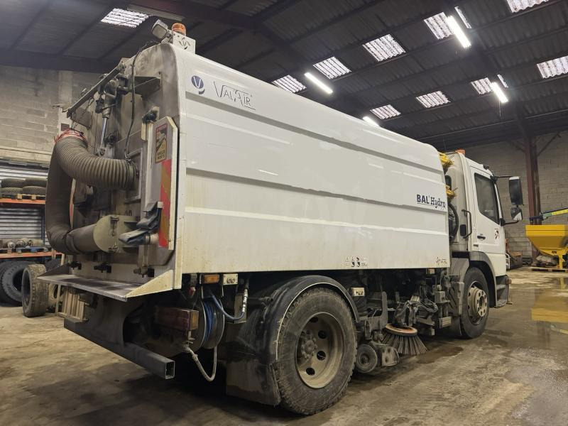 Mercedes Atego 1524 - Veegwagen: afbeelding 2 Mercedes Atego 1524 - Veegwagen: afbeelding 2