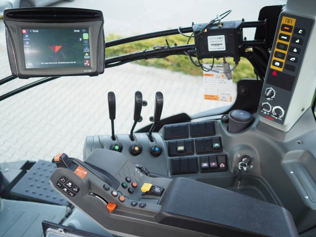 Leasing Claas Axion 810 CIS, GPS - RTK Claas Axion 810 CIS, GPS - RTK: afbeelding 7 Leasing Claas Axion 810 CIS, GPS - RTK Claas Axion 810 CIS, GPS - RTK: afbeelding 7