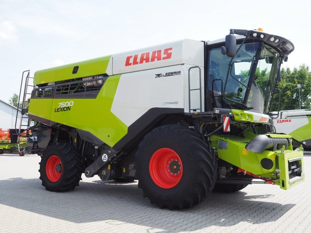 Claas Lexion 7500 + V930 - Maaidorser: afbeelding 4 Claas Lexion 7500 + V930 - Maaidorser: afbeelding 4
