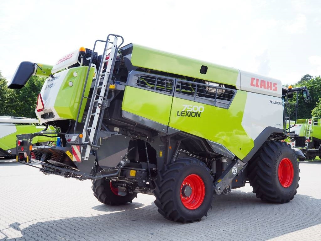 Claas Lexion 7500 + V930 - Maaidorser: afbeelding 3 Claas Lexion 7500 + V930 - Maaidorser: afbeelding 3