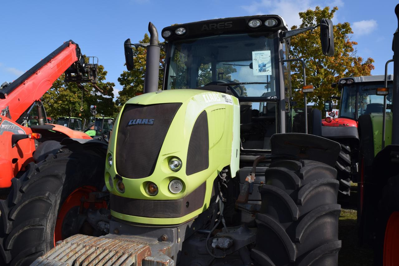 CLAAS Ares 697 ATZ - Tractor: afbeelding 2 CLAAS Ares 697 ATZ - Tractor: afbeelding 2