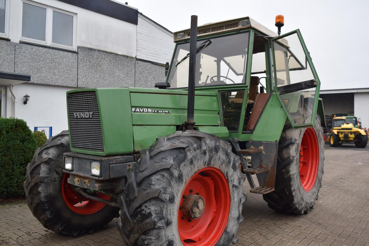 Fendt Favorit 614 LS Turbomatik - Tractor: afbeelding 2 Fendt Favorit 614 LS Turbomatik - Tractor: afbeelding 2