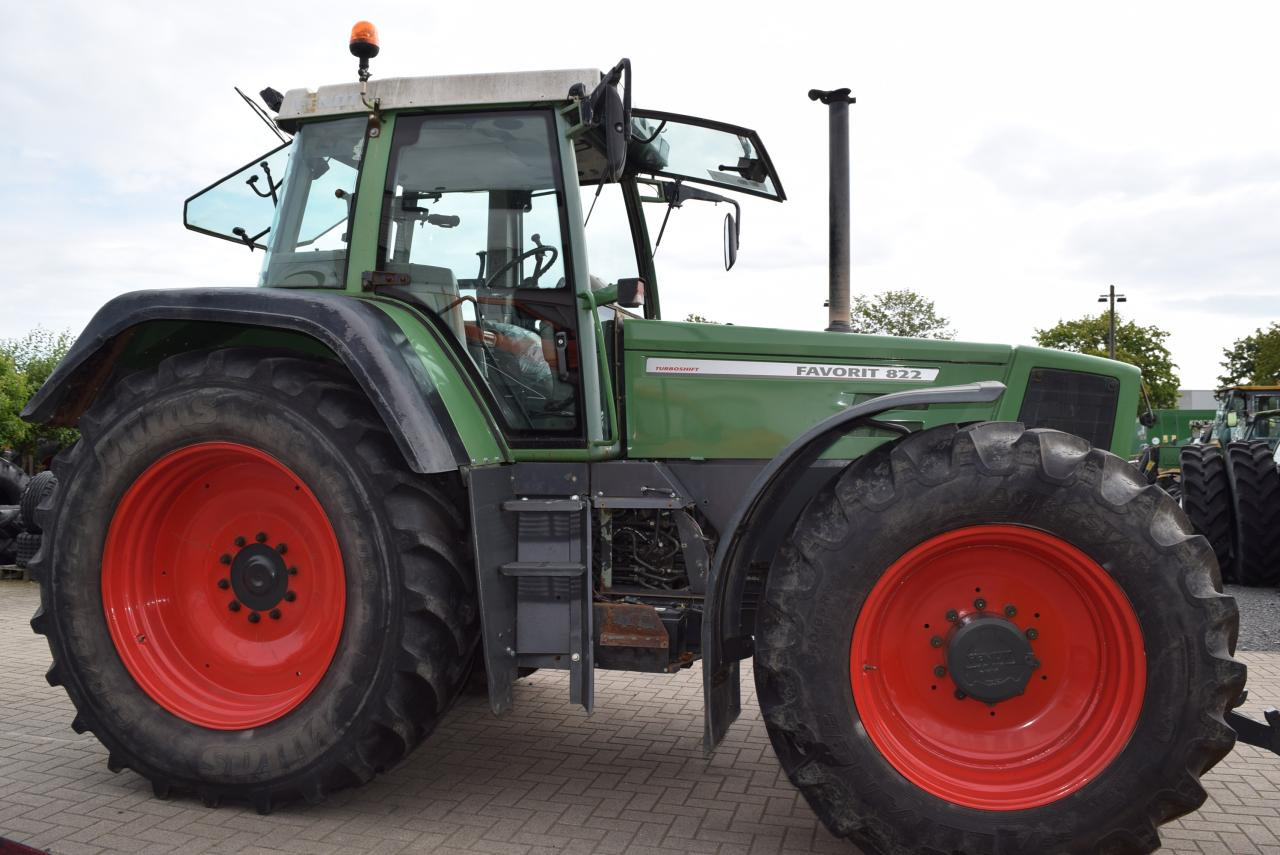 Fendt Favorit 822 - Tractor: afbeelding 2 Fendt Favorit 822 - Tractor: afbeelding 2