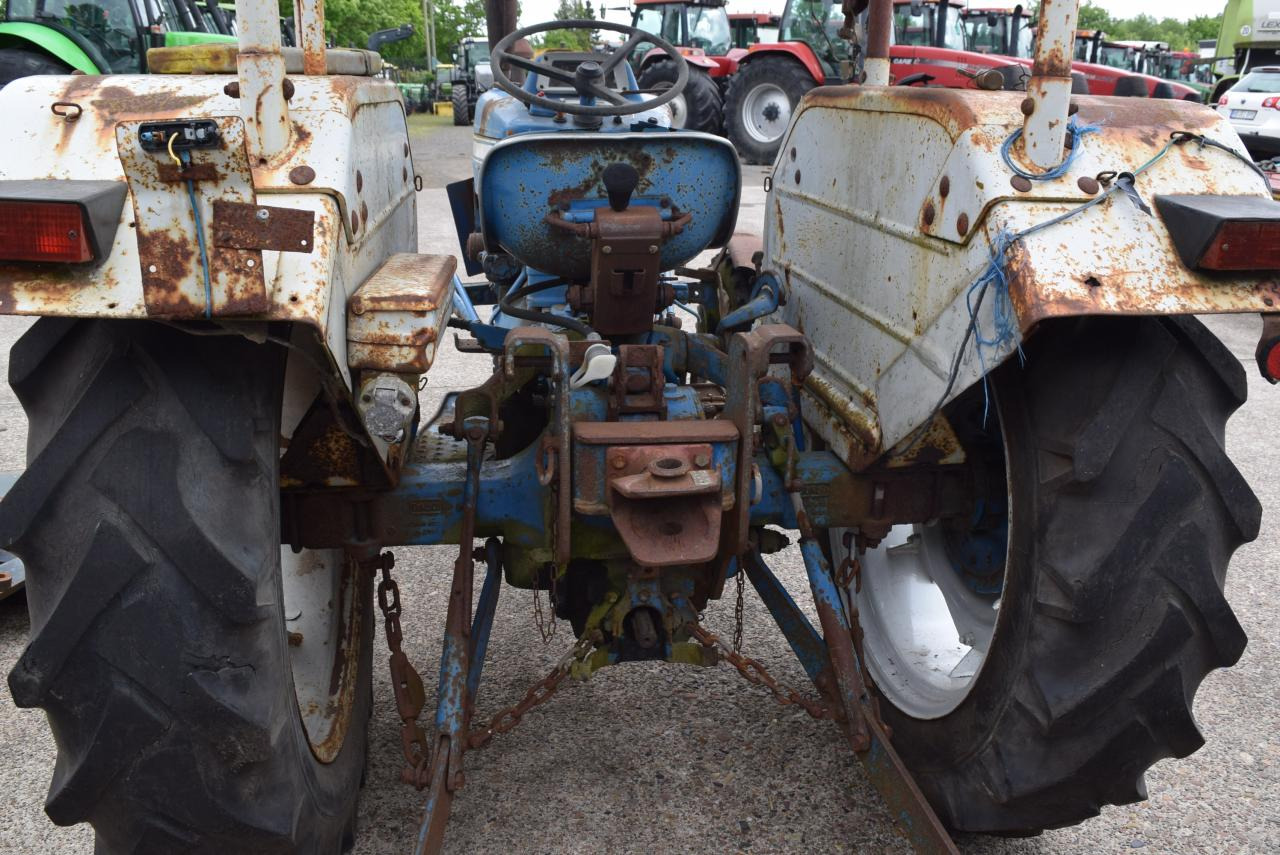Ford 2000 - Tractor: afbeelding 4 Ford 2000 - Tractor: afbeelding 4