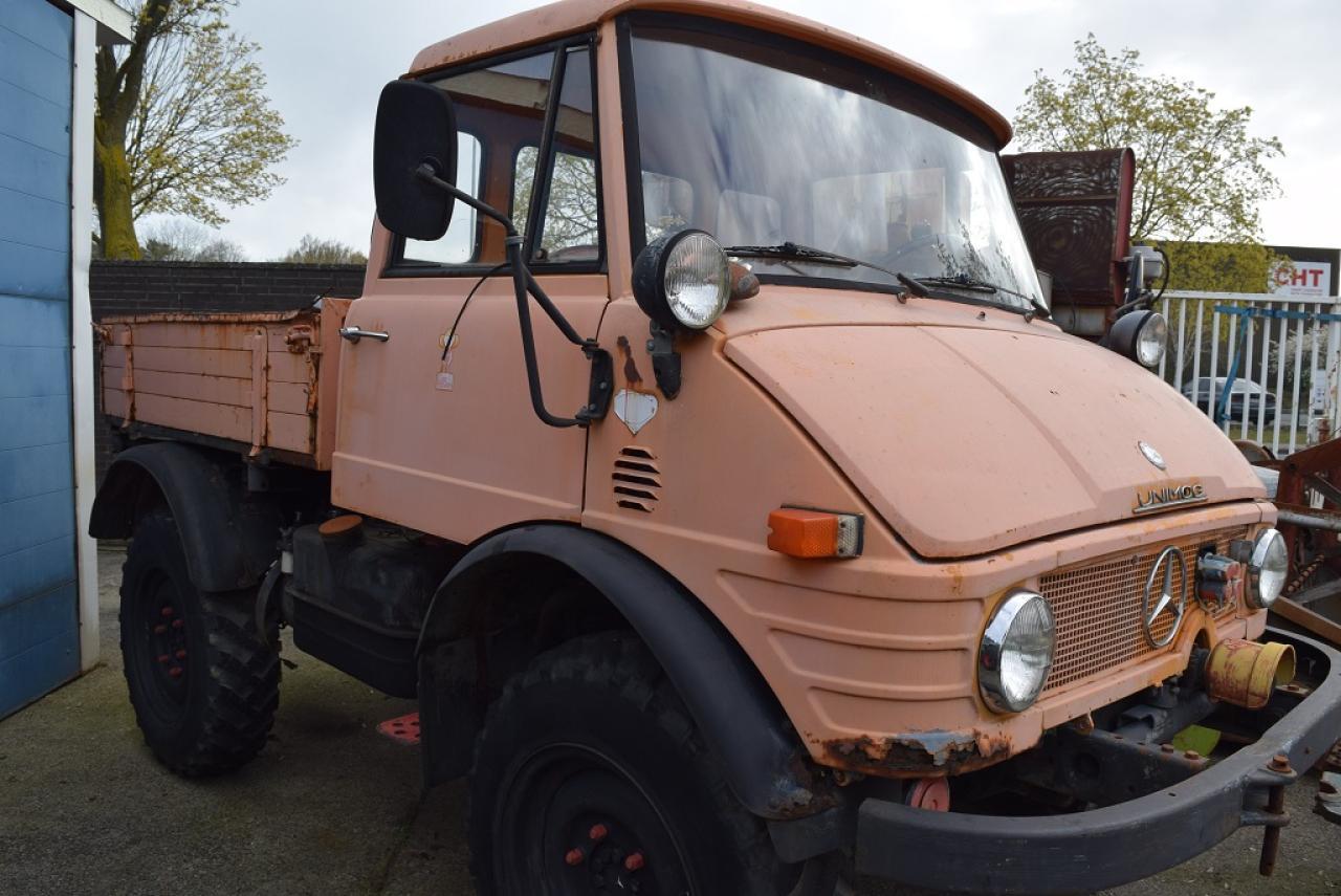 Mercedes-Benz Unimog U421 - Gemeentelijke machine/ Speciaal: afbeelding 1 Mercedes-Benz Unimog U421 - Gemeentelijke machine/ Speciaal: afbeelding 1
