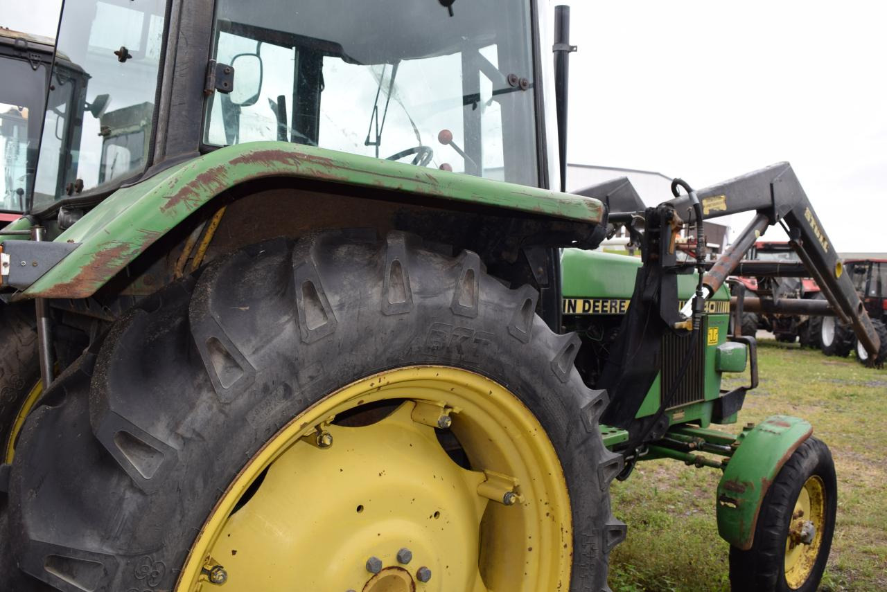 John Deere 1640 - Tractor: afbeelding 4 John Deere 1640 - Tractor: afbeelding 4