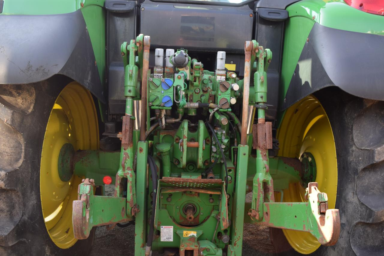 John Deere 6330 - Tractor: afbeelding 5 John Deere 6330 - Tractor: afbeelding 5