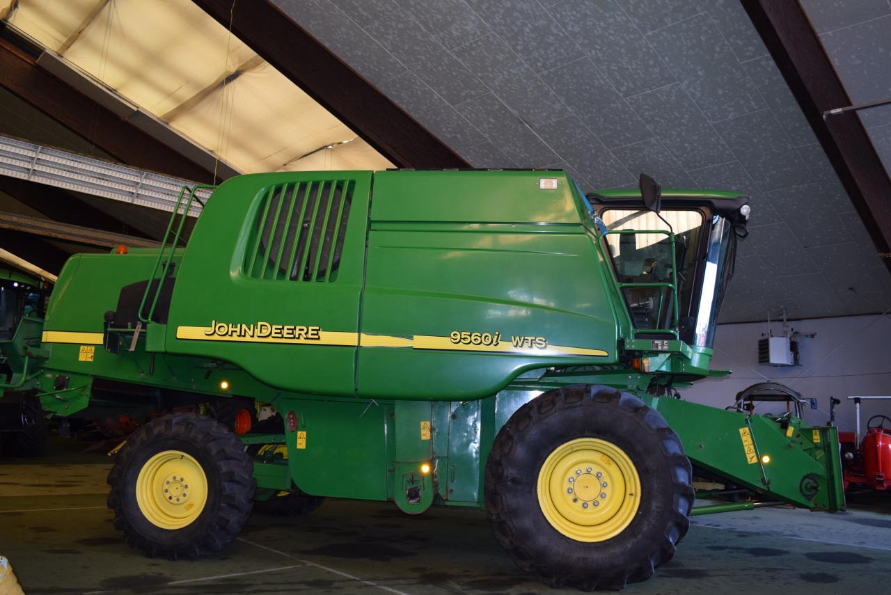 John Deere 9560 i WTS - Maaidorser: afbeelding 3 John Deere 9560 i WTS - Maaidorser: afbeelding 3