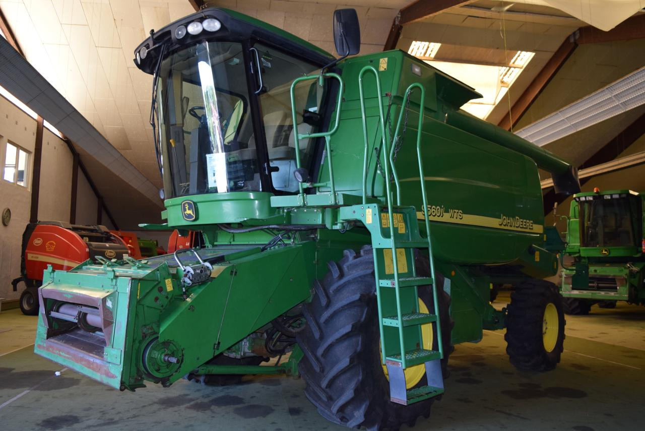 John Deere 9560 i WTS - Maaidorser: afbeelding 2 John Deere 9560 i WTS - Maaidorser: afbeelding 2