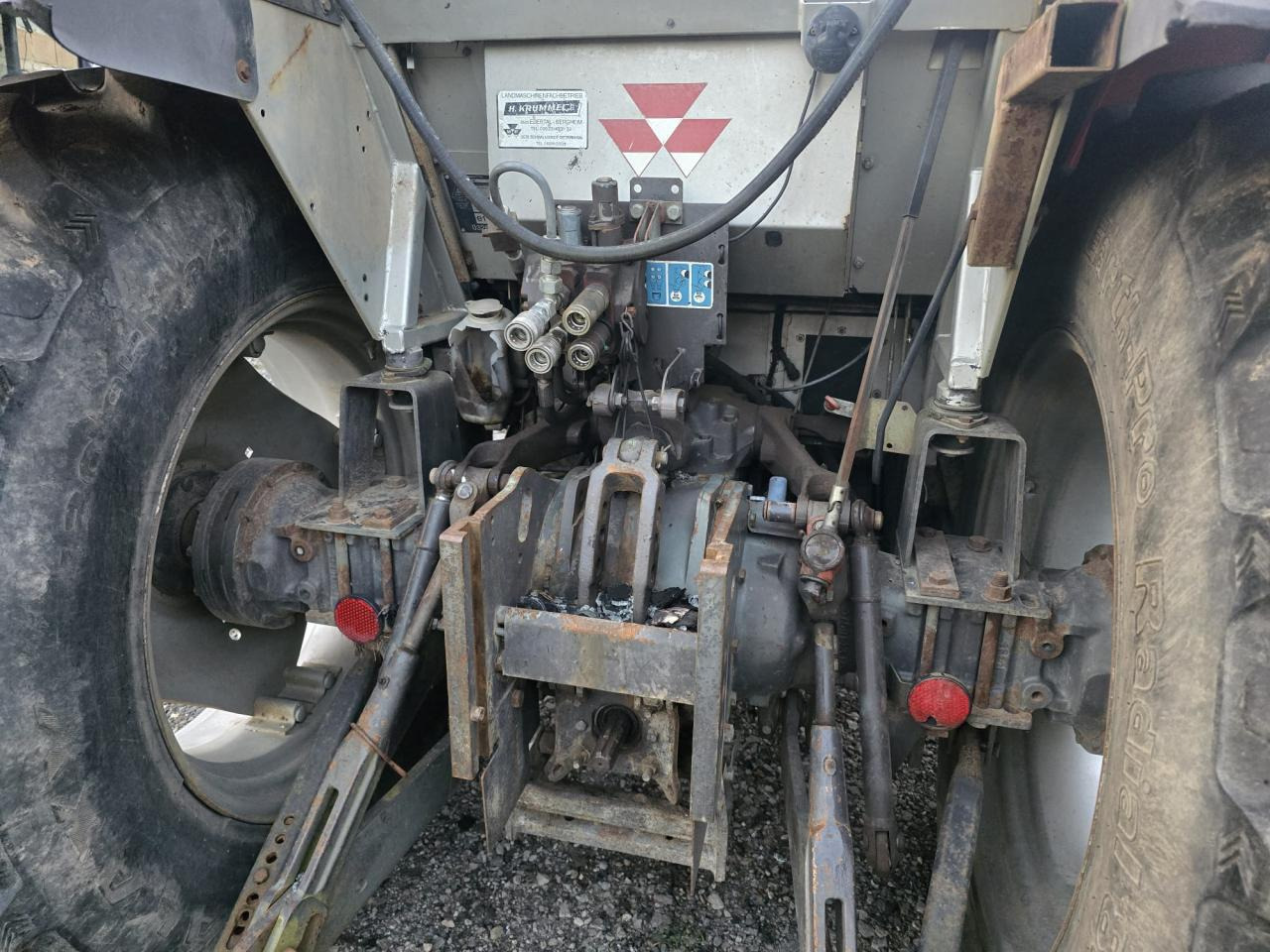 Massey Ferguson MF 390 T *Brandschaden* - Tractor: afbeelding 3 Massey Ferguson MF 390 T *Brandschaden* - Tractor: afbeelding 3