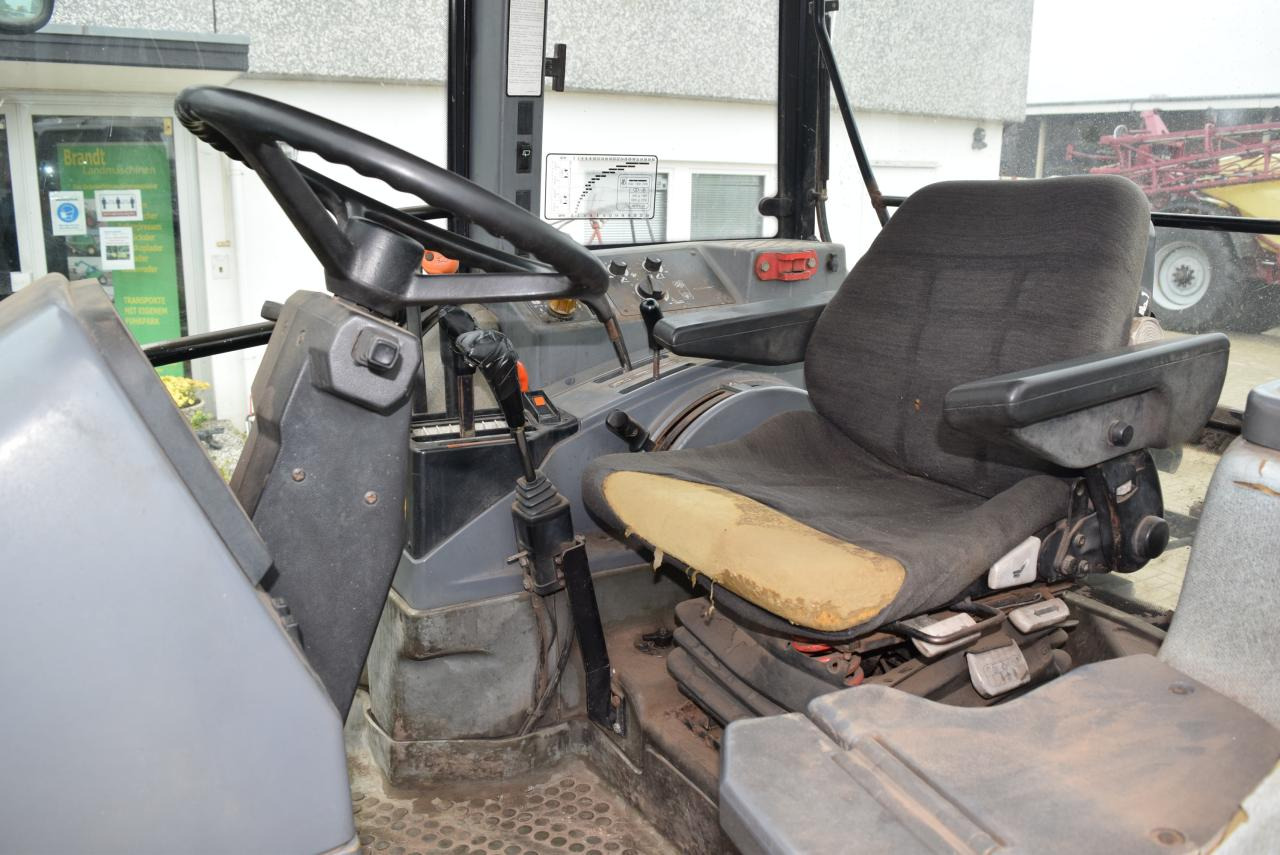New Holland 8340 - Tractor: afbeelding 5 New Holland 8340 - Tractor: afbeelding 5
