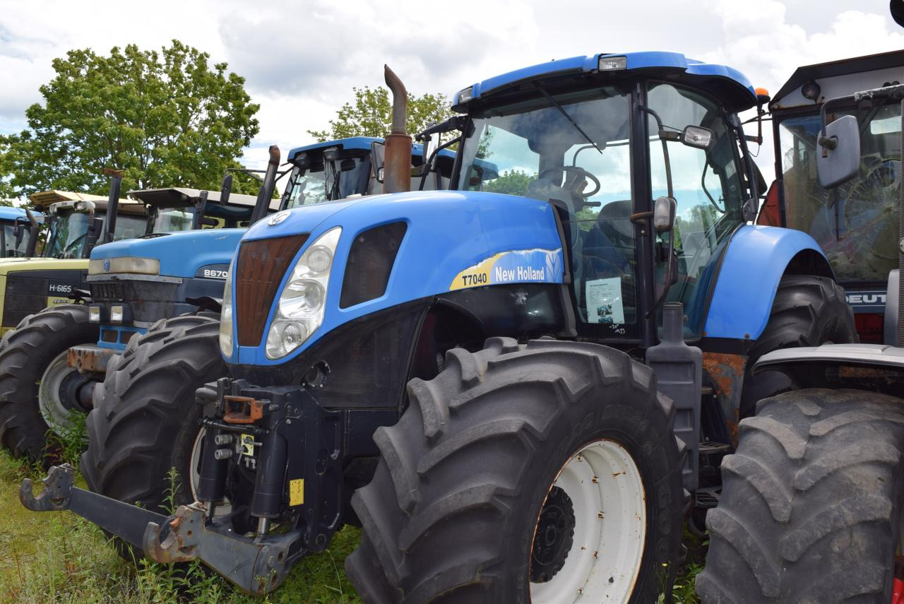 New Holland T 7040 - Tractor: afbeelding 1 New Holland T 7040 - Tractor: afbeelding 1