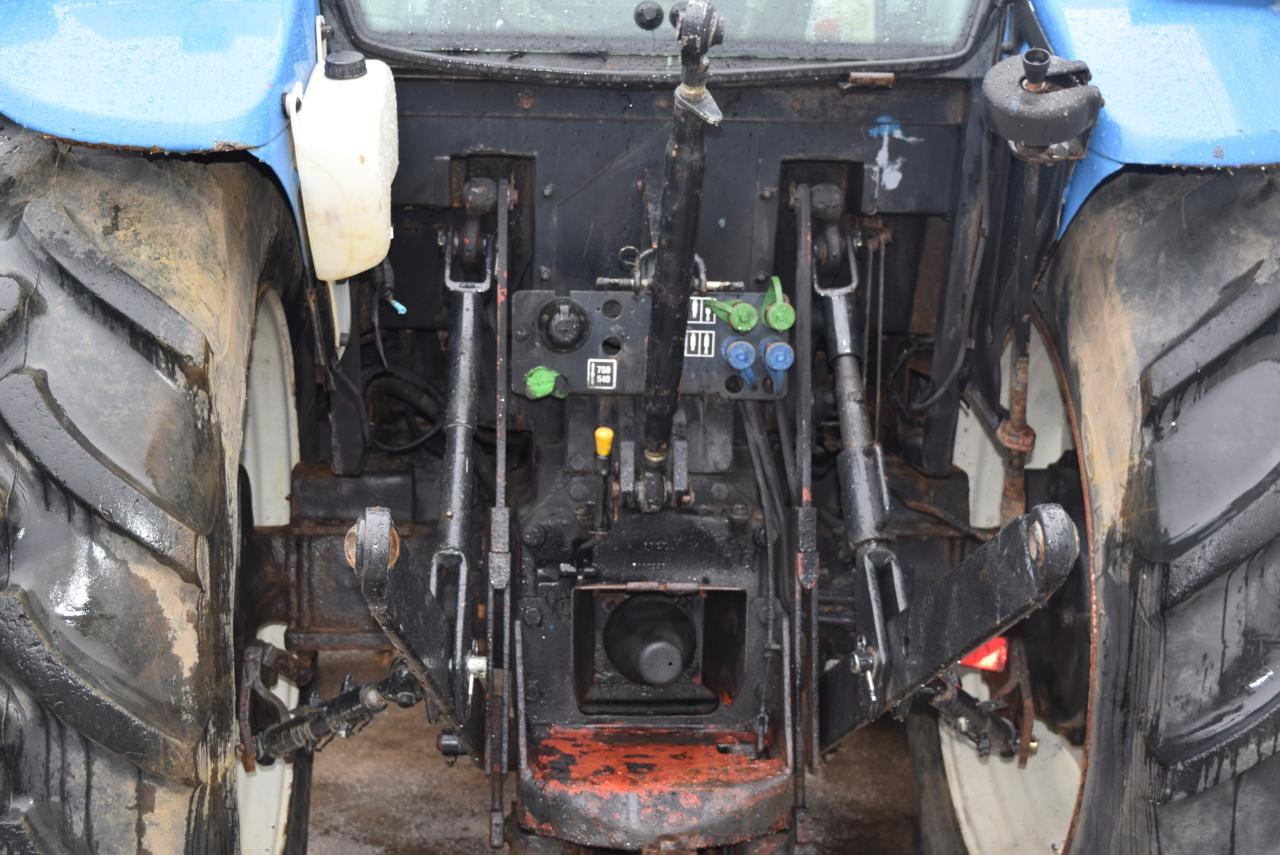 New Holland TD 5040 - Tractor: afbeelding 5 New Holland TD 5040 - Tractor: afbeelding 5
