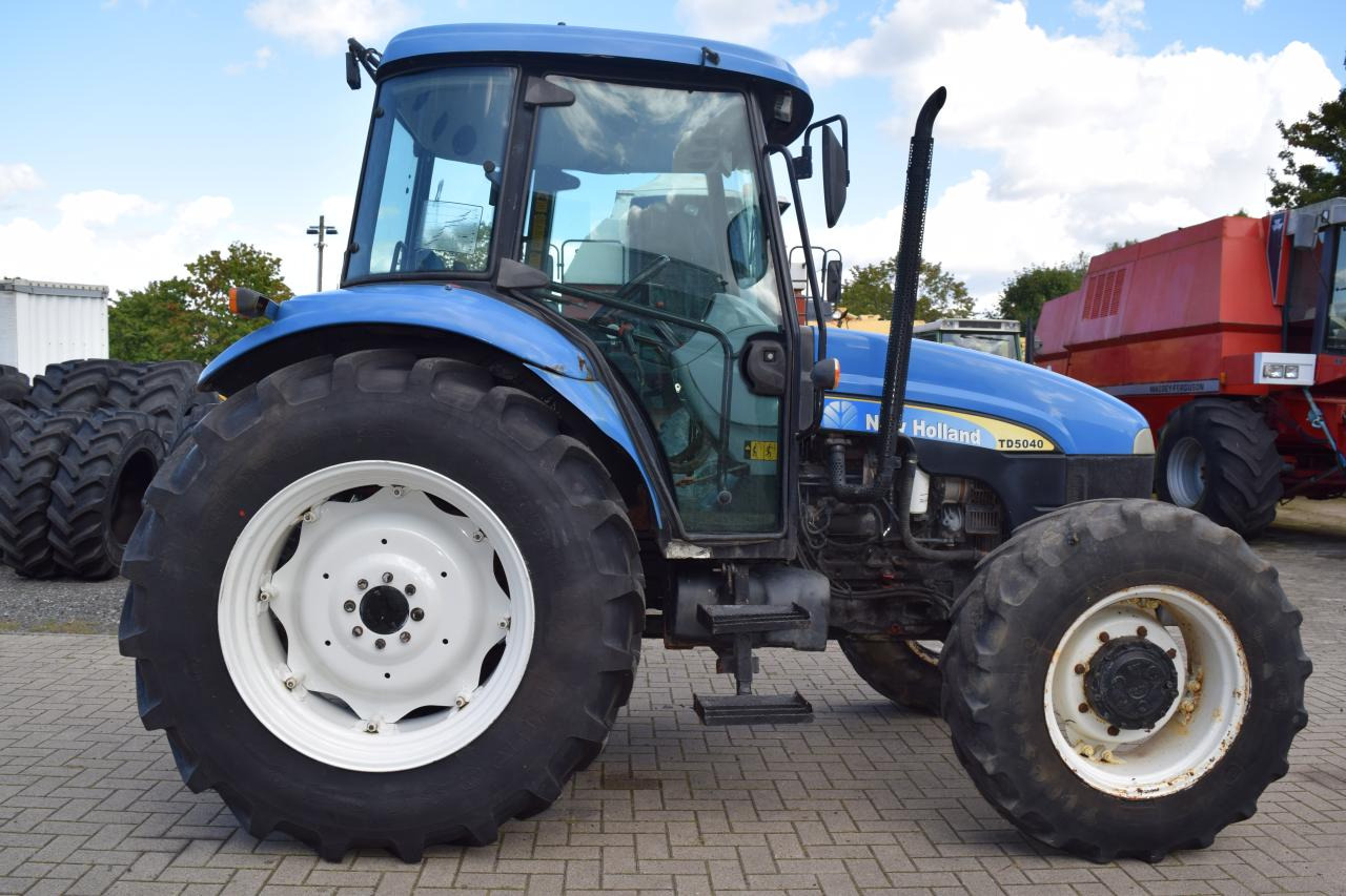 New Holland TD 5040 - Tractor: afbeelding 2 New Holland TD 5040 - Tractor: afbeelding 2