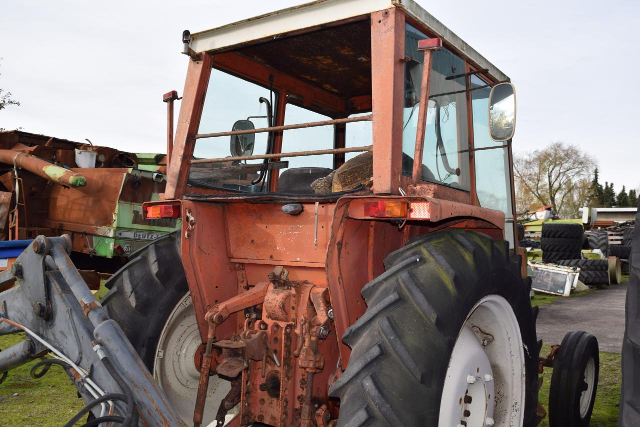 Renault 651 - Tractor: afbeelding 5 Renault 651 - Tractor: afbeelding 5