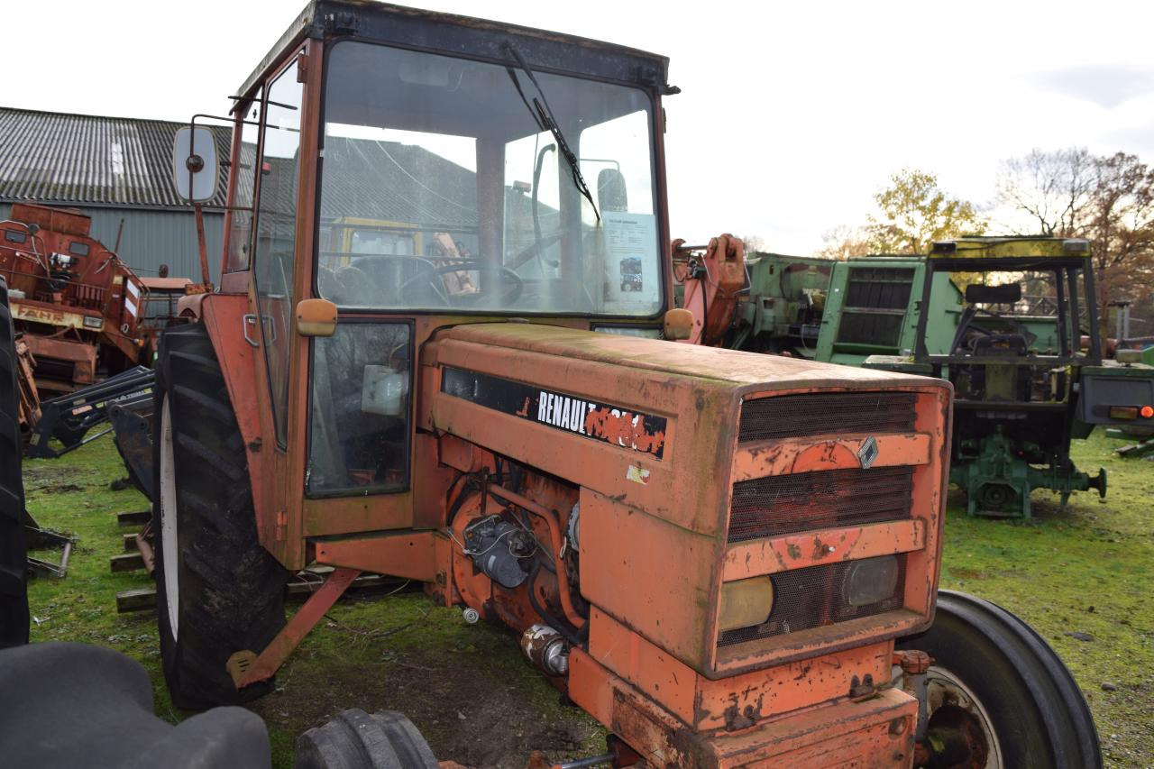Renault 651 - Tractor: afbeelding 1 Renault 651 - Tractor: afbeelding 1