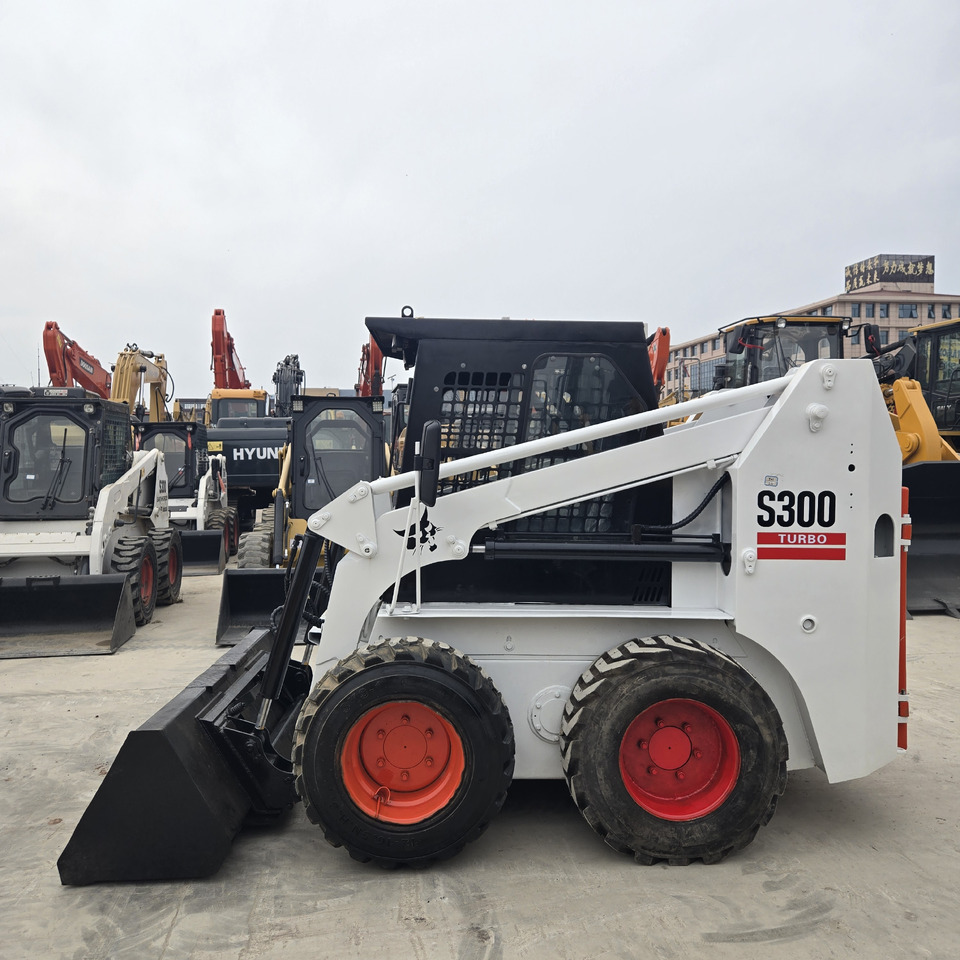 BOBCAT S300 - Schranklader: afbeelding 1 BOBCAT S300 - Schranklader: afbeelding 1