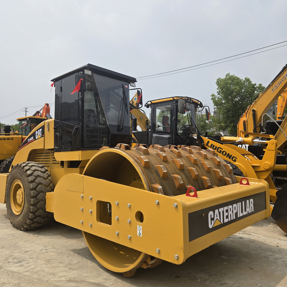 CAT CS683E - Schapenpootwals/ Grondverdichter: afbeelding 2 CAT CS683E - Schapenpootwals/ Grondverdichter: afbeelding 2